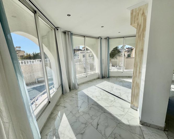 Image No.7-4 Bed Villa for sale