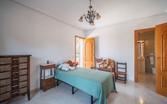 Image No.15-4 Bed Villa for sale