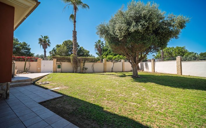 Image No.55-4 Bed Villa for sale