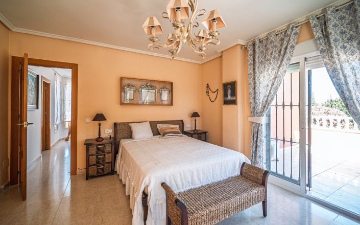 Image No.10-4 Bed Villa for sale