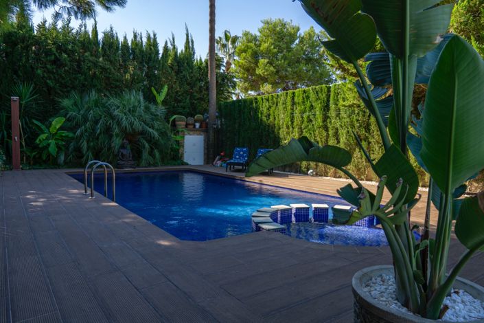 Image No.9-5 Bed Villa for sale