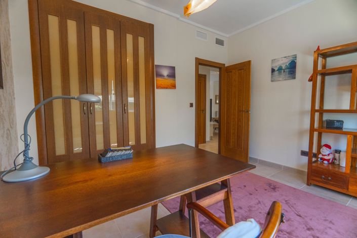 Image No.18-3 Bed Villa for sale