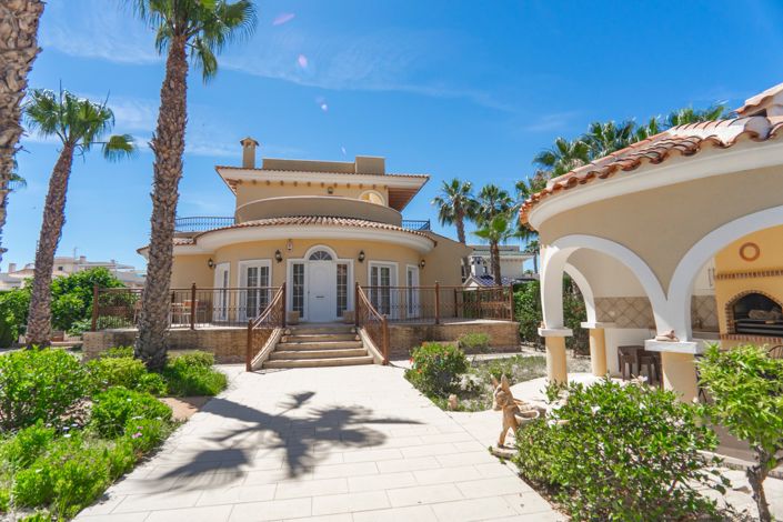 Image No.3-3 Bed Villa for sale