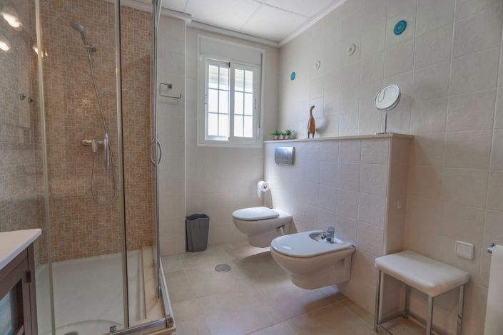 Image No.28-3 Bed Villa for sale