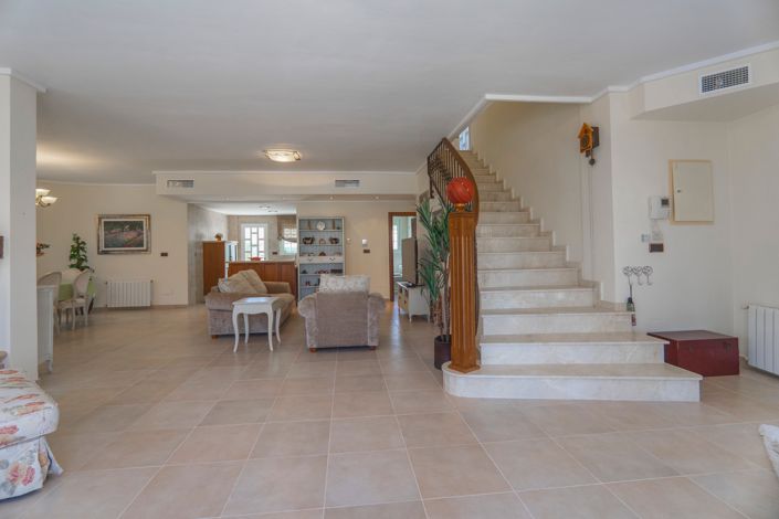 Image No.4-3 Bed Villa for sale