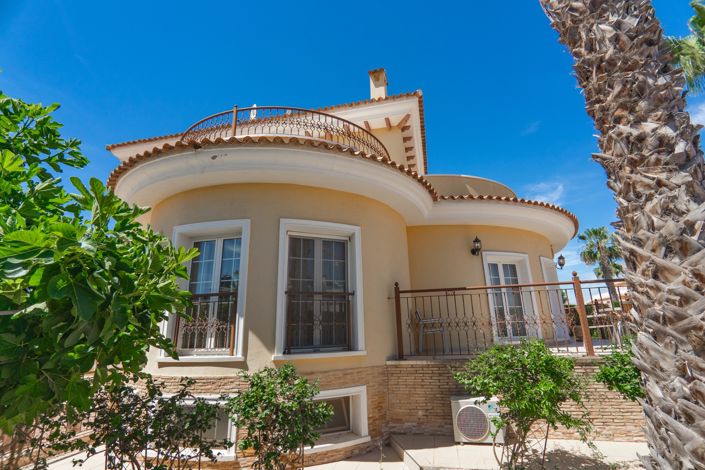 Image No.47-3 Bed Villa for sale