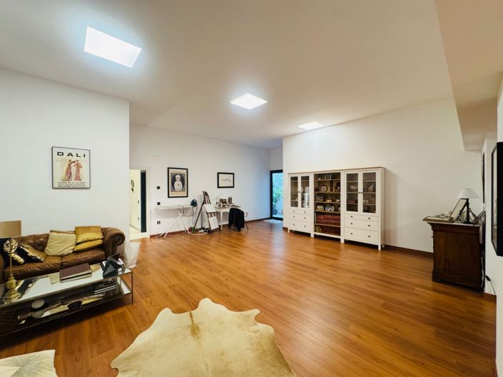 Image No.17-3 Bed Villa for sale