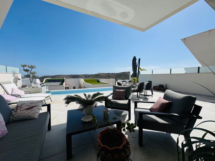 Image No.2-3 Bed Villa for sale