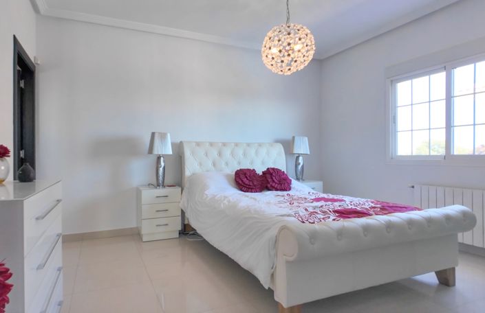 Image No.28-6 Bed Villa for sale