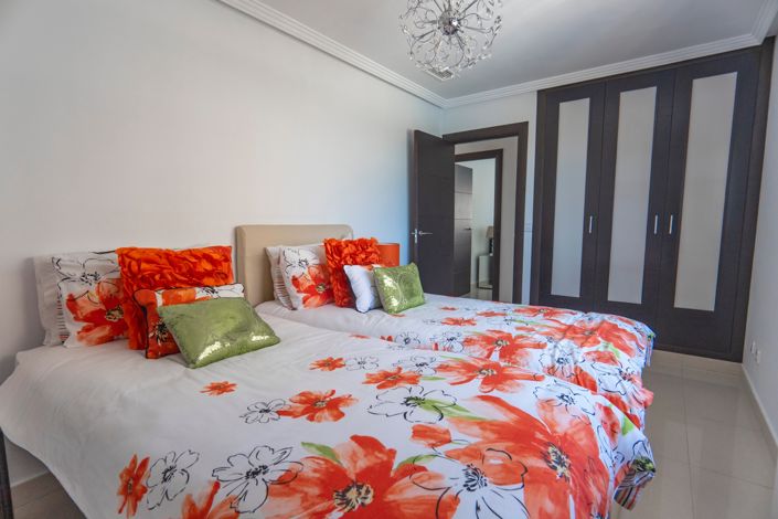 Image No.37-6 Bed Villa for sale