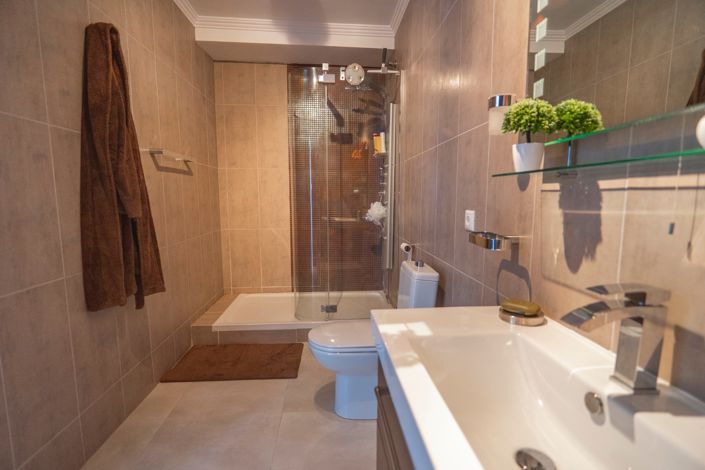 Image No.45-6 Bed Villa for sale