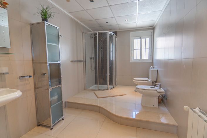 Image No.51-6 Bed Villa for sale