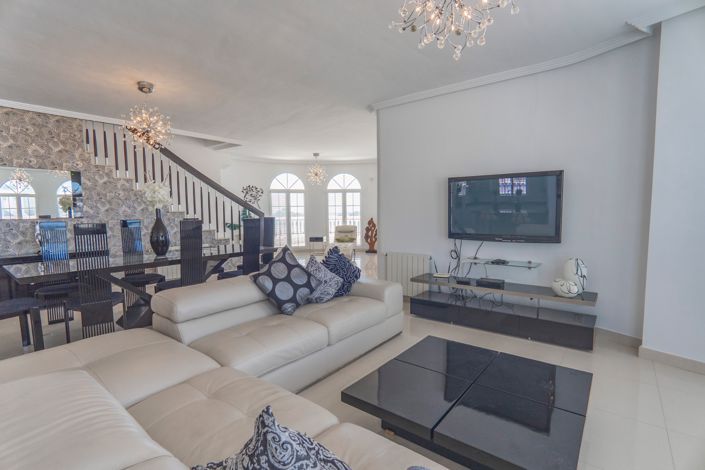 Image No.8-6 Bed Villa for sale