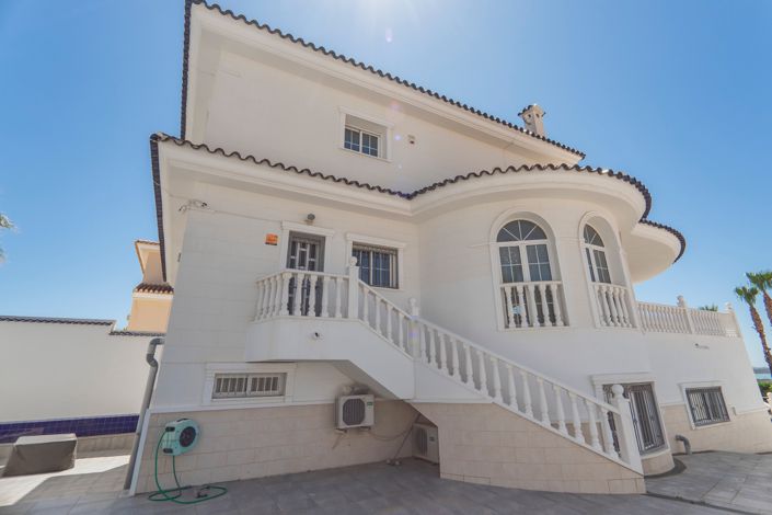 Image No.84-6 Bed Villa for sale