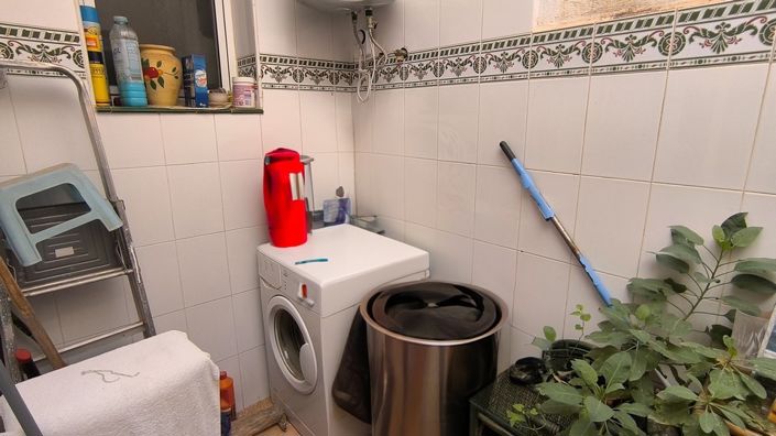 Image No.18-3 Bed House for sale