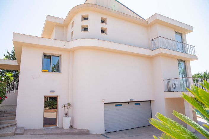 Image No.60-4 Bed Villa for sale