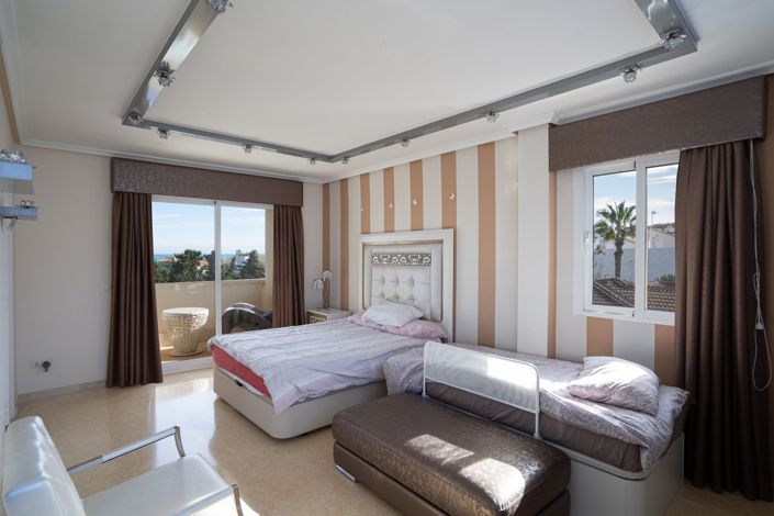 Image No.11-5 Bed Villa for sale