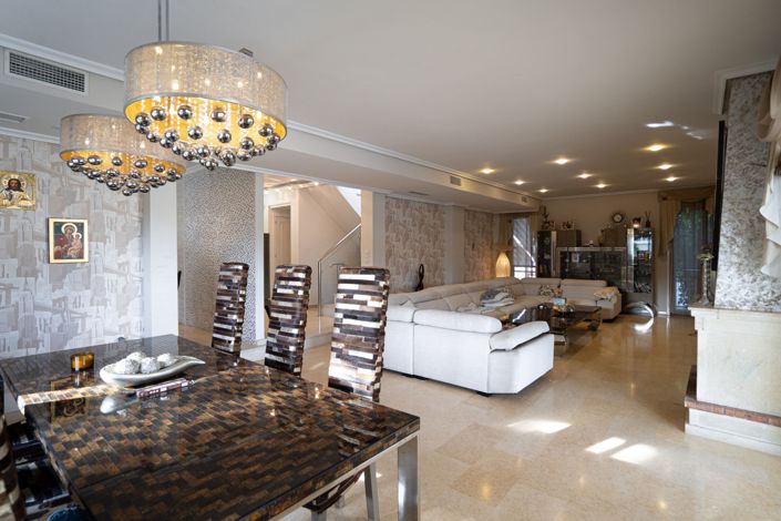 Image No.3-5 Bed Villa for sale