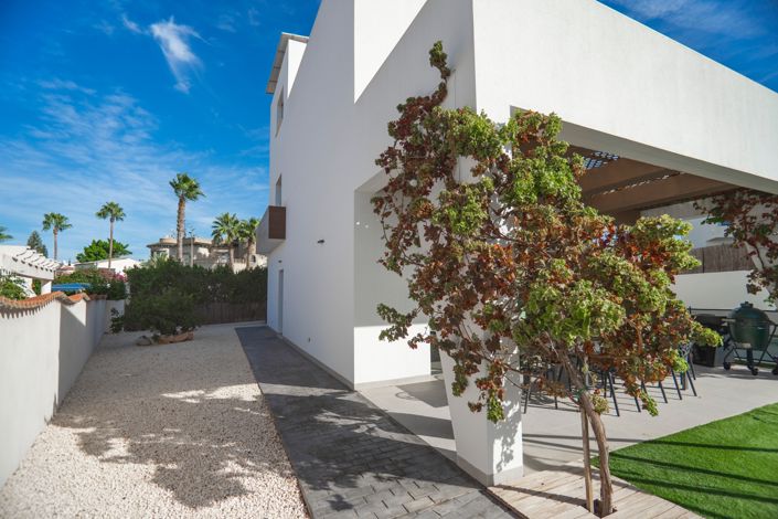 Image No.52-4 Bed Villa for sale