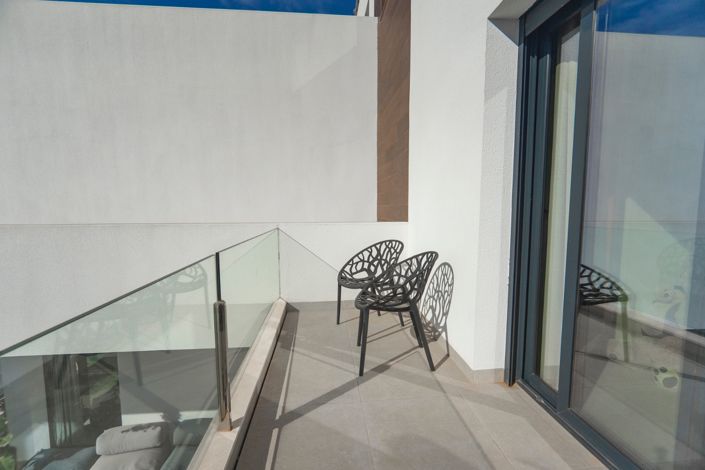 Image No.57-4 Bed Villa for sale