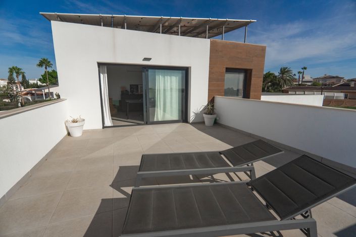 Image No.63-4 Bed Villa for sale