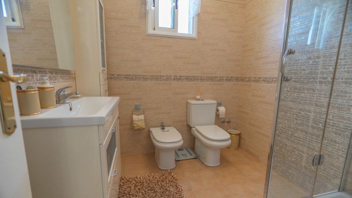 Image No.28-4 Bed Villa for sale