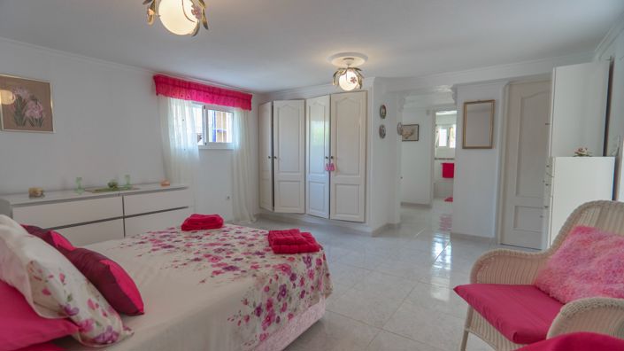 Image No.41-4 Bed Villa for sale