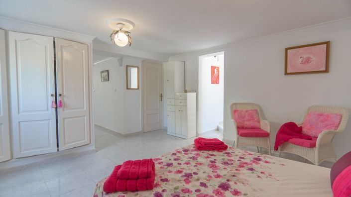 Image No.42-4 Bed Villa for sale