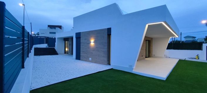 Image No.20-3 Bed Villa for sale