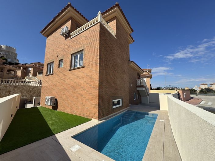 Image No.47-4 Bed Villa for sale