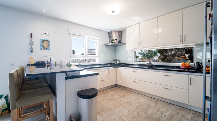 Image No.3-4 Bed Villa for sale