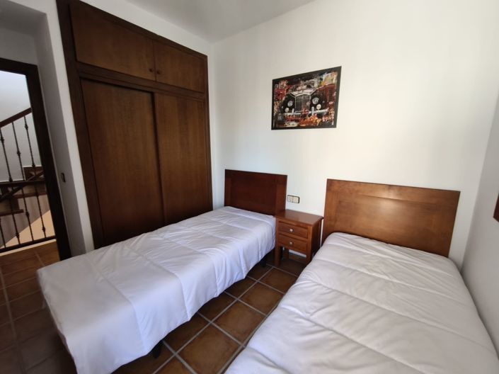 Image No.28-3 Bed House for sale