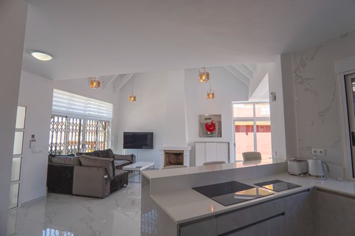 Image No.29-5 Bed Villa for sale