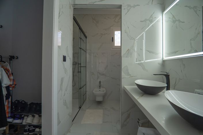 Image No.37-5 Bed Villa for sale