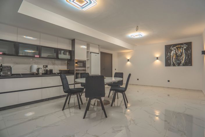 Image No.50-5 Bed Villa for sale