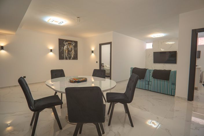 Image No.55-5 Bed Villa for sale