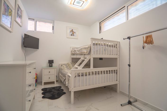 Image No.58-5 Bed Villa for sale