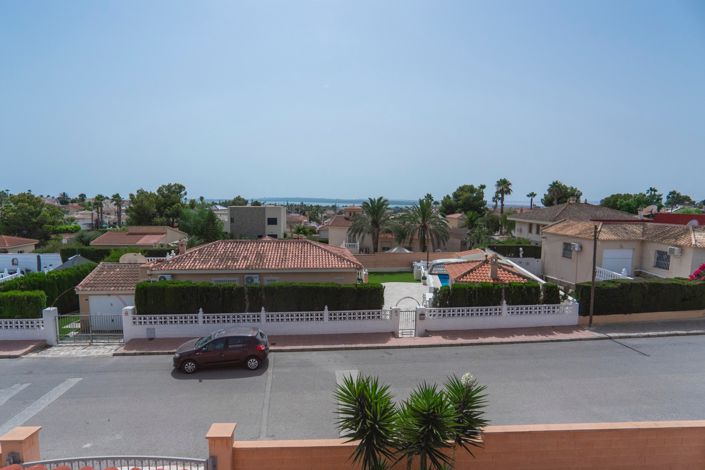 Image No.21-3 Bed Villa for sale