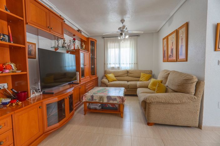 Image No.11-3 Bed House for sale