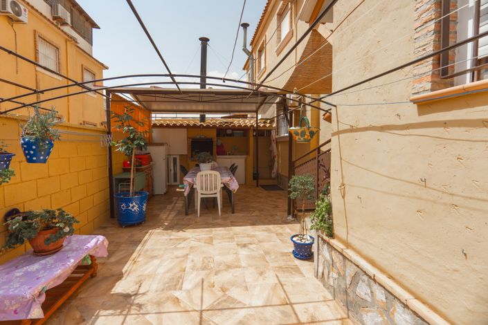 Image No.4-3 Bed House for sale