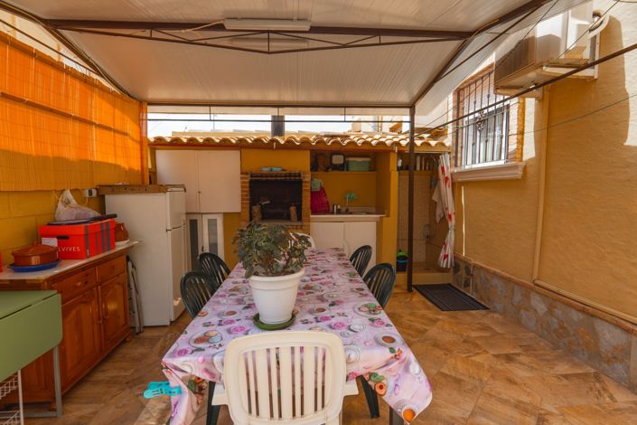 Image No.6-3 Bed House for sale