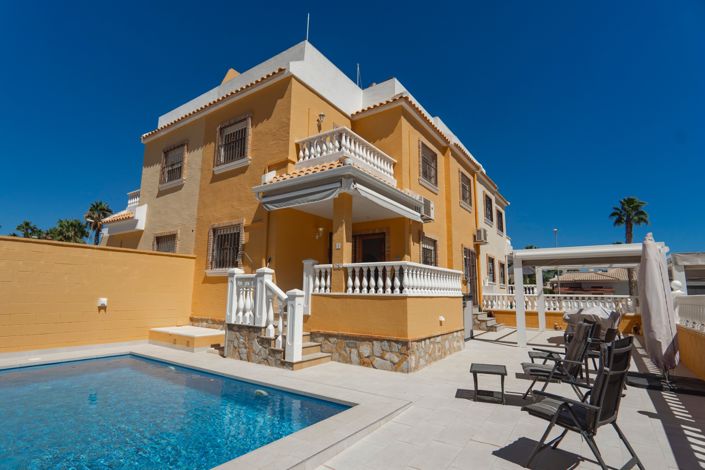 Image No.1-3 Bed House for sale