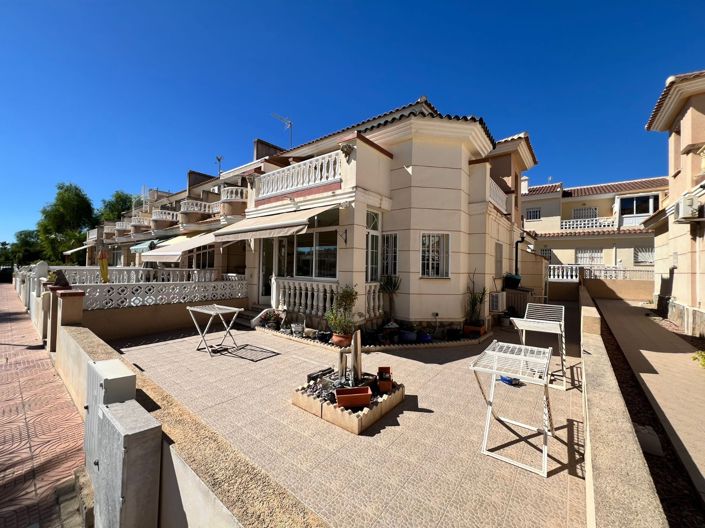 Image No.1-3 Bed House for sale