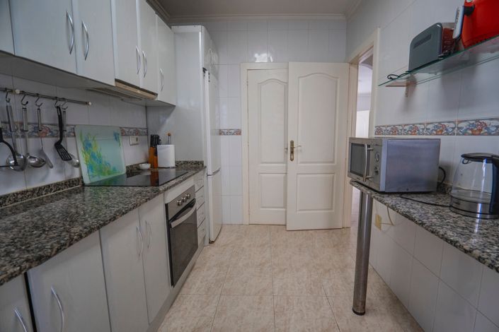 Image No.11-3 Bed House for sale