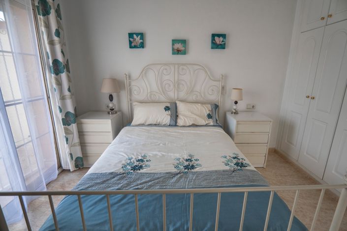 Image No.14-3 Bed House for sale