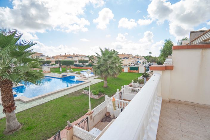 Image No.3-3 Bed House for sale