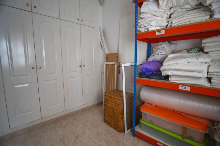 Image No.21-3 Bed House for sale