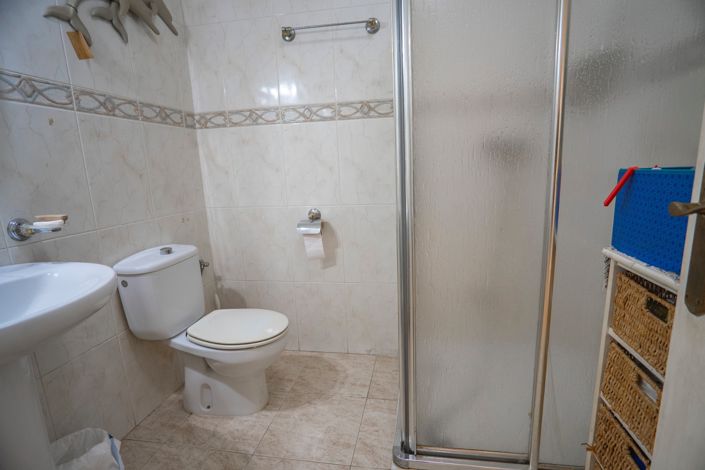 Image No.24-3 Bed House for sale