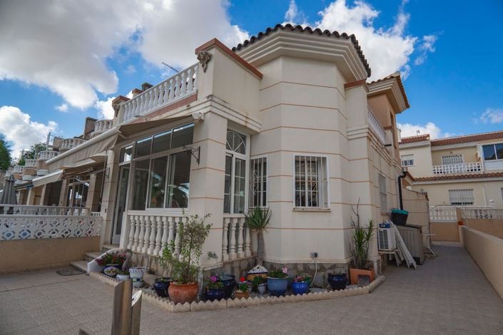 Image No.34-3 Bed House for sale