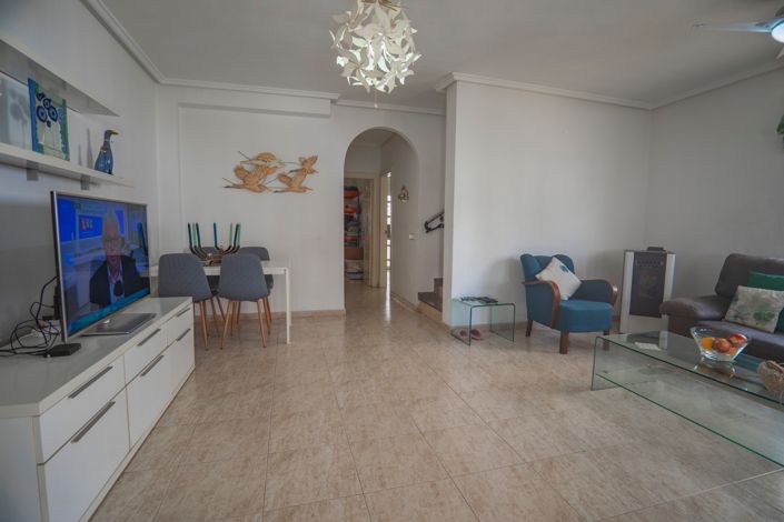 Image No.8-3 Bed House for sale